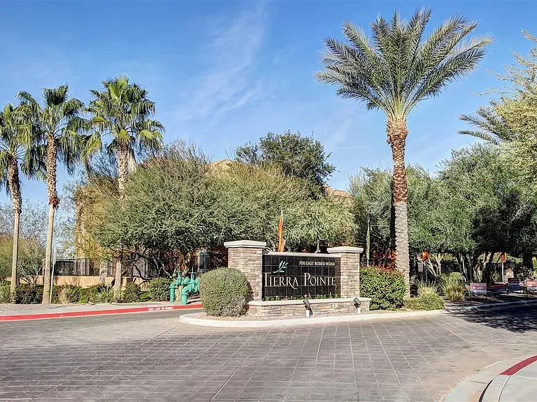 Tierra Pointe Apartments — Photo 28