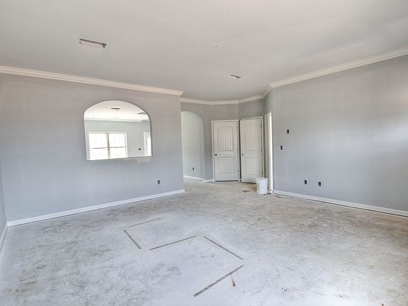2nd image of 607 Begonia Dr #169