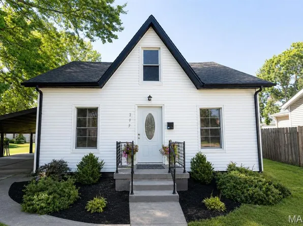 209 E 3rd St, O'Fallon, IL 62269