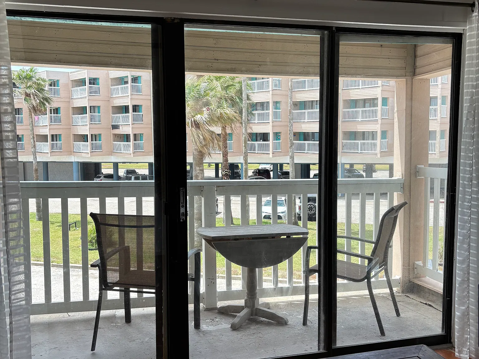 1 bed, 420 sqft, $1,200 — Photo 2