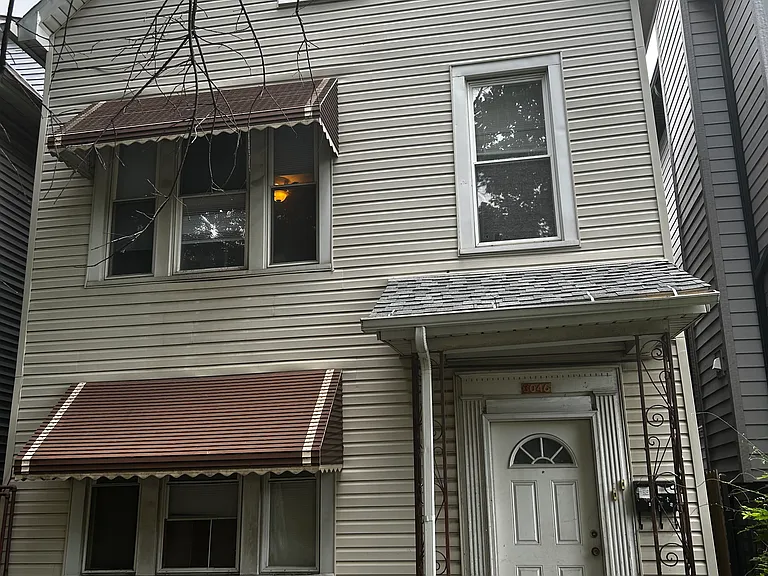 3046 N Spaulding Ave — Photo 1