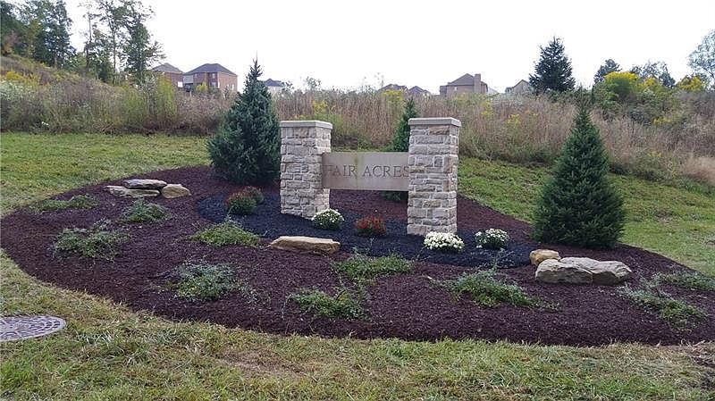 1st image of 209 Barberry Ln