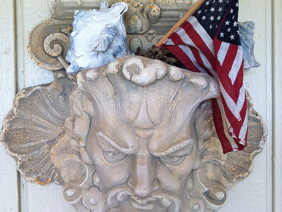 Entry decor into unit
