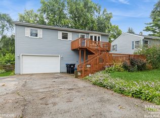 8802 Shady Ln, Wonder Lake, IL 60097