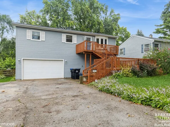 8802 Shady Ln, Wonder Lake, IL 60097