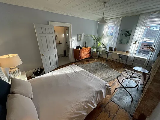 Rented by Outlive | media 27