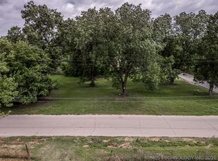 2230 N Columbia Ave, Tulsa, OK 74110