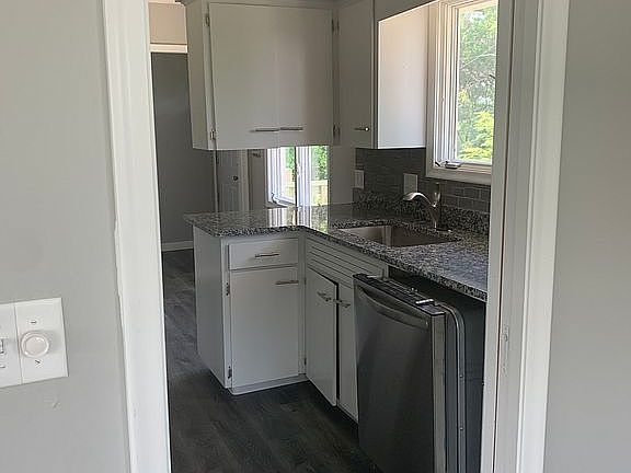 5th image of 1416 Highland Dr