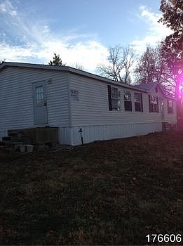 176606X-1.jpg