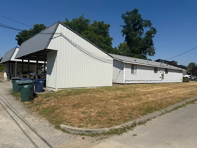 1920 E Front Ave — Photo 30