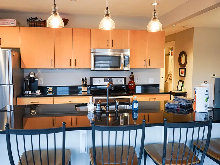 200 S Harbor Dr #9 — Photo 3