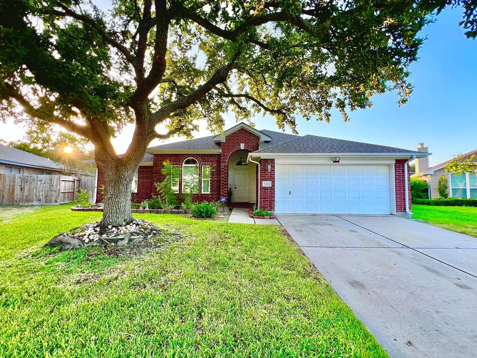 3 bed, 2.0 bath, 1761 sqft, $2,100 — Photo 1