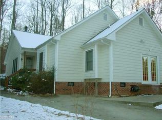 5 Stonehouse Ct, Greensboro, NC 27455