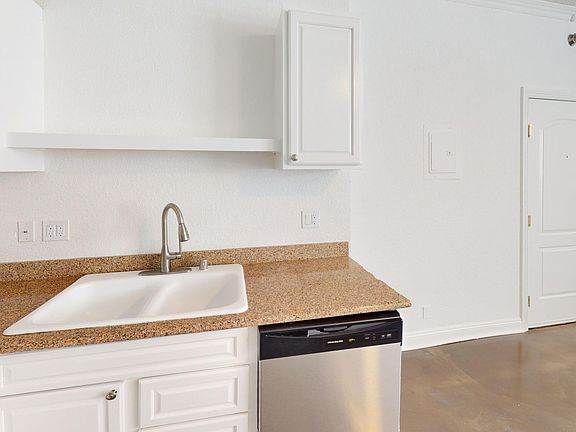 5th image of 709 S Mariposa Ave APT 102