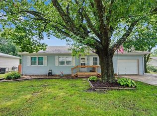 1615 E Glenn Dr, Lawrence, KS 66044