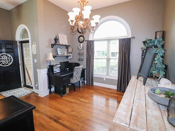 5th image of 613 Dove Ln