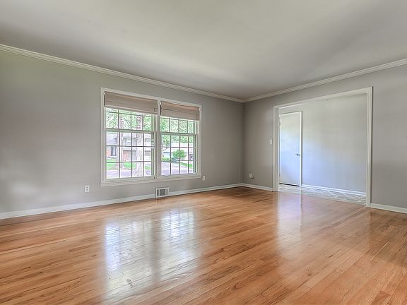 4th image of 6409 W 101st Ter