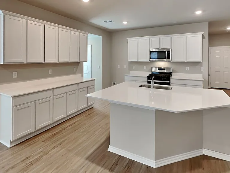 2932 Firefly Dr — Photo 6