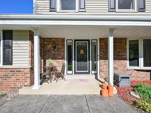 2nd image of S70W22370 Sonoma WAY