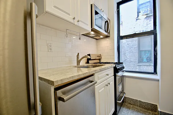 Rented by Bohemia Realty Group | media 6