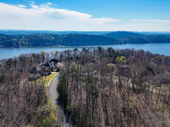 6529 Shelter Cove Dr, Hixson, TN 37343