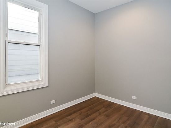 5th image of 1938 N Rockwell St #2