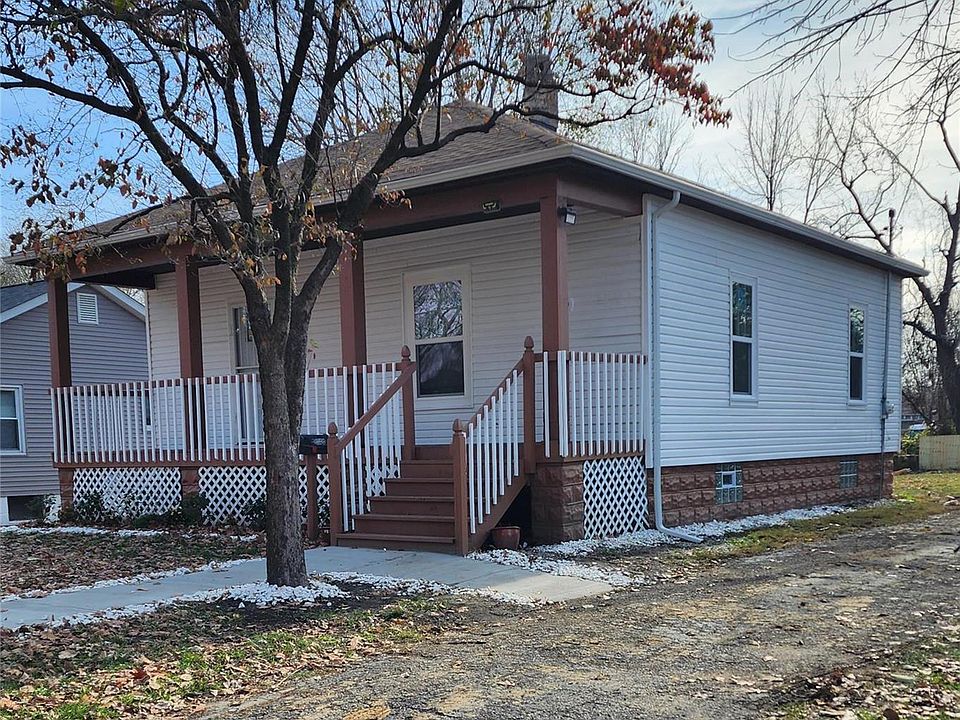 1st image of 2810 E 25th St