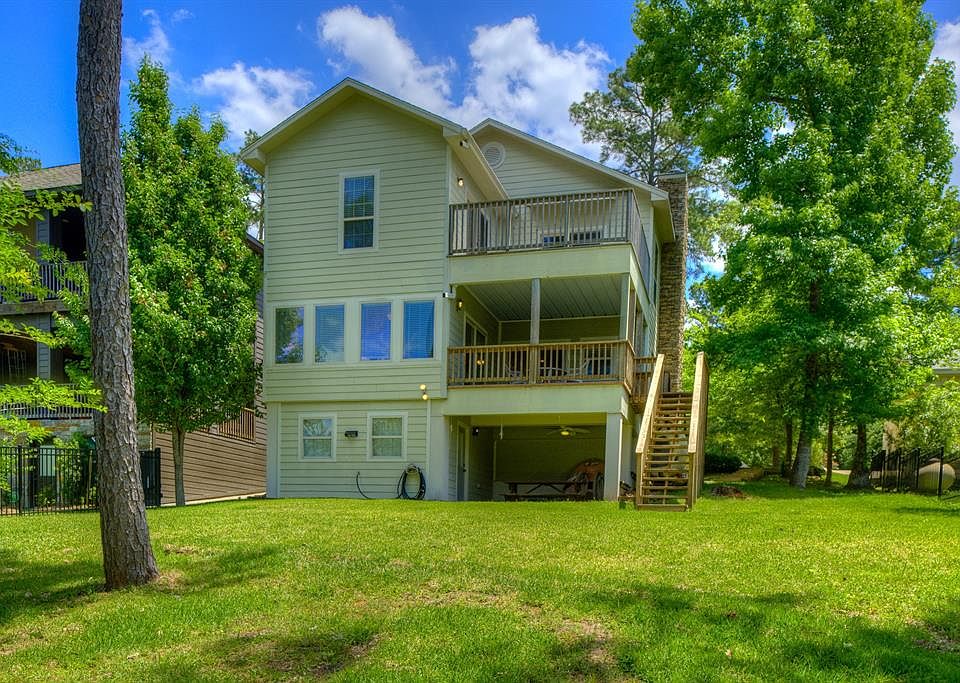 1st image of 280 Lake Grove Dr