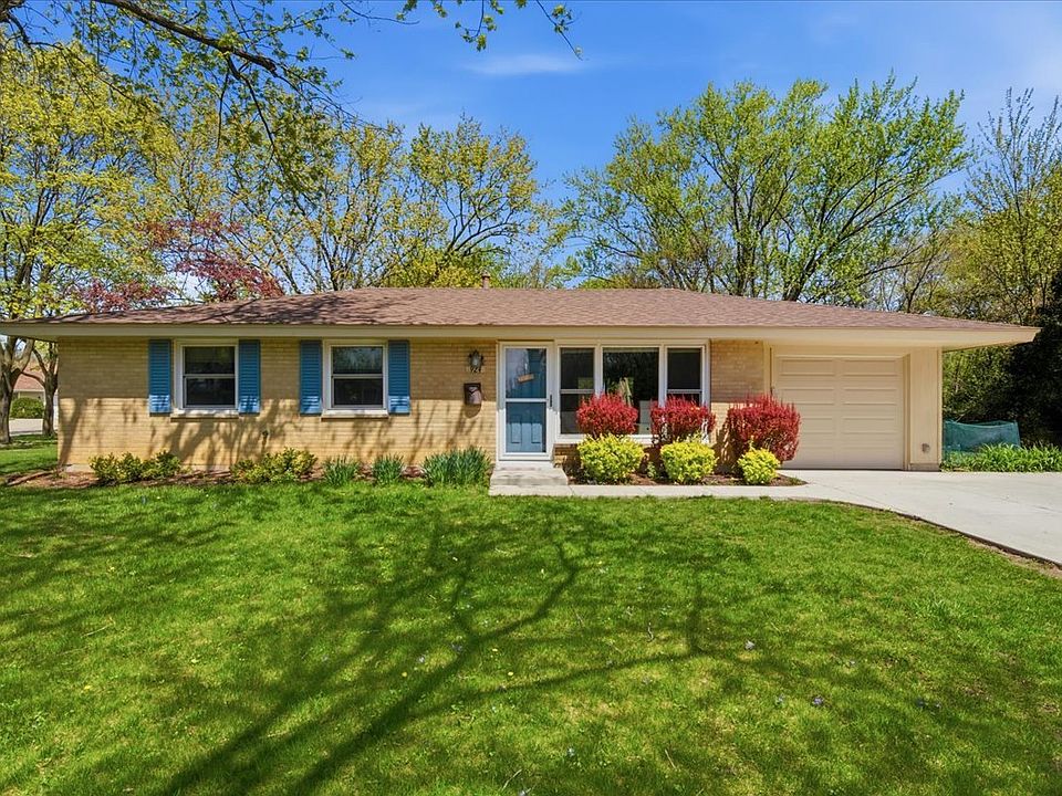 1st image of 924 Bradford Ln