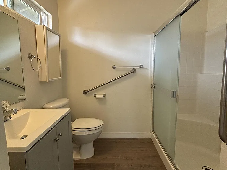 9532 N Hinton Ave — Photo 7