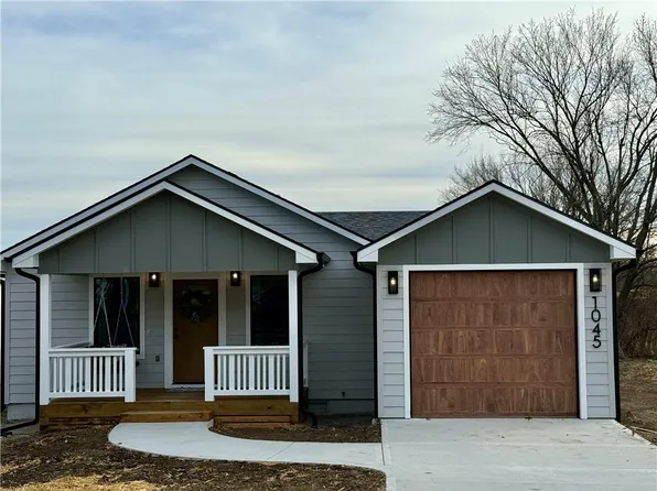1045 Chestnut Ave, Osawatomie, KS 66064