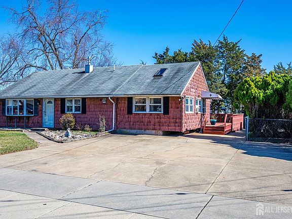 3rd image of 9 Haines Ave