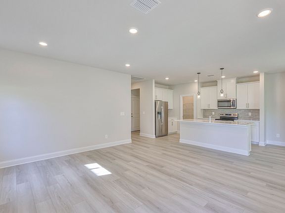 4th image of 1279 Bluffton Cir