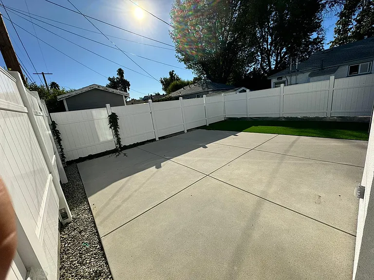7434 Penfield Ave — Photo 4