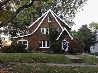 704 Sunset View Dr, Akron, OH 44320