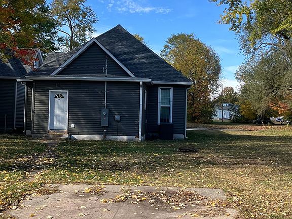 2nd image of 1121 N 6th St