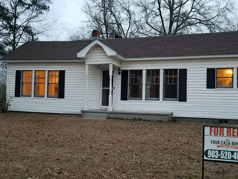 109 Schoolhouse Rd — Photo 1