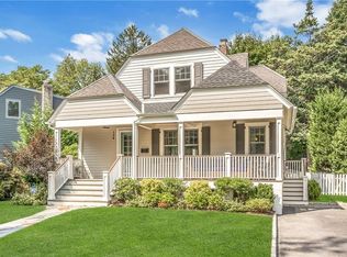 134 E Brookside Dr, Larchmont, NY 10538