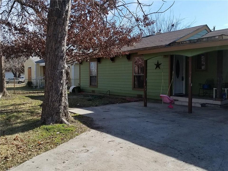 1st image of 8748 Woodcastle Dr
