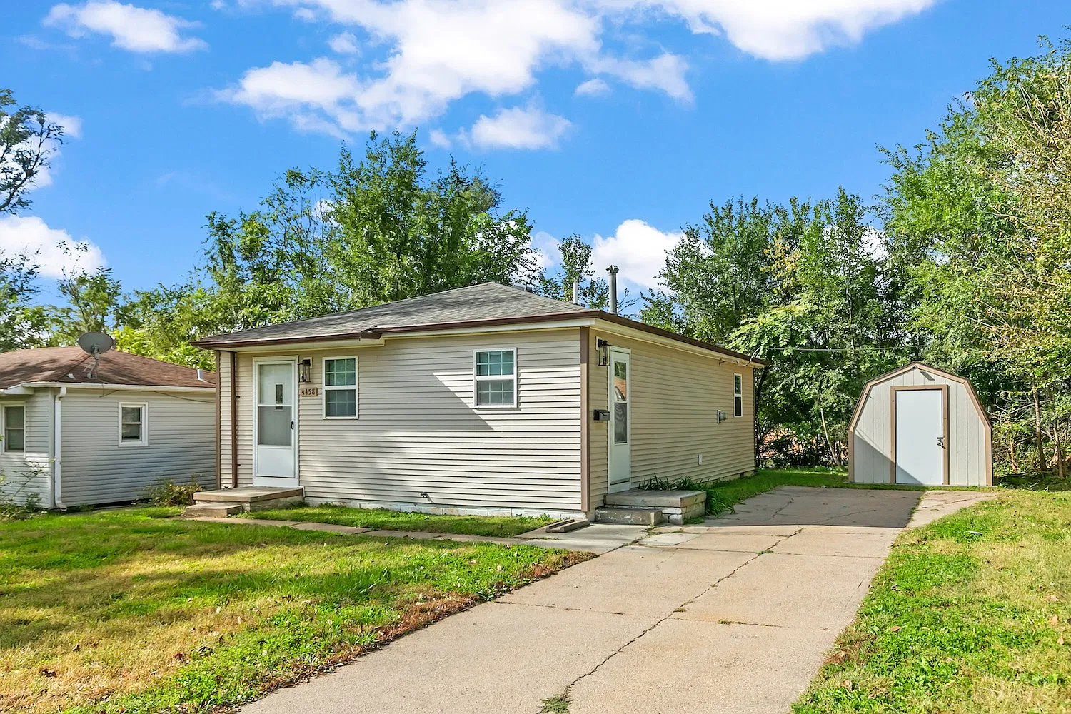 3 bed, 1000 sqft, $1,650 — Photo 1