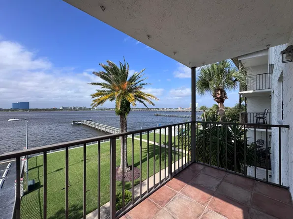 118 S Halifax Ave, Daytona Beach, FL