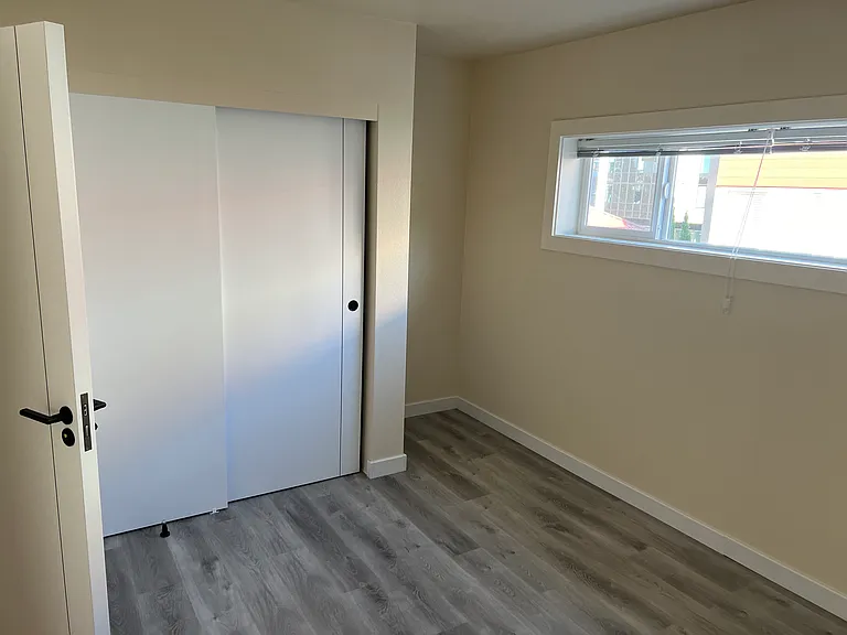 Maverick Apartments — Photo 15