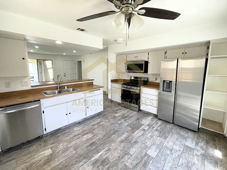 916 N M Pl — Photo 7