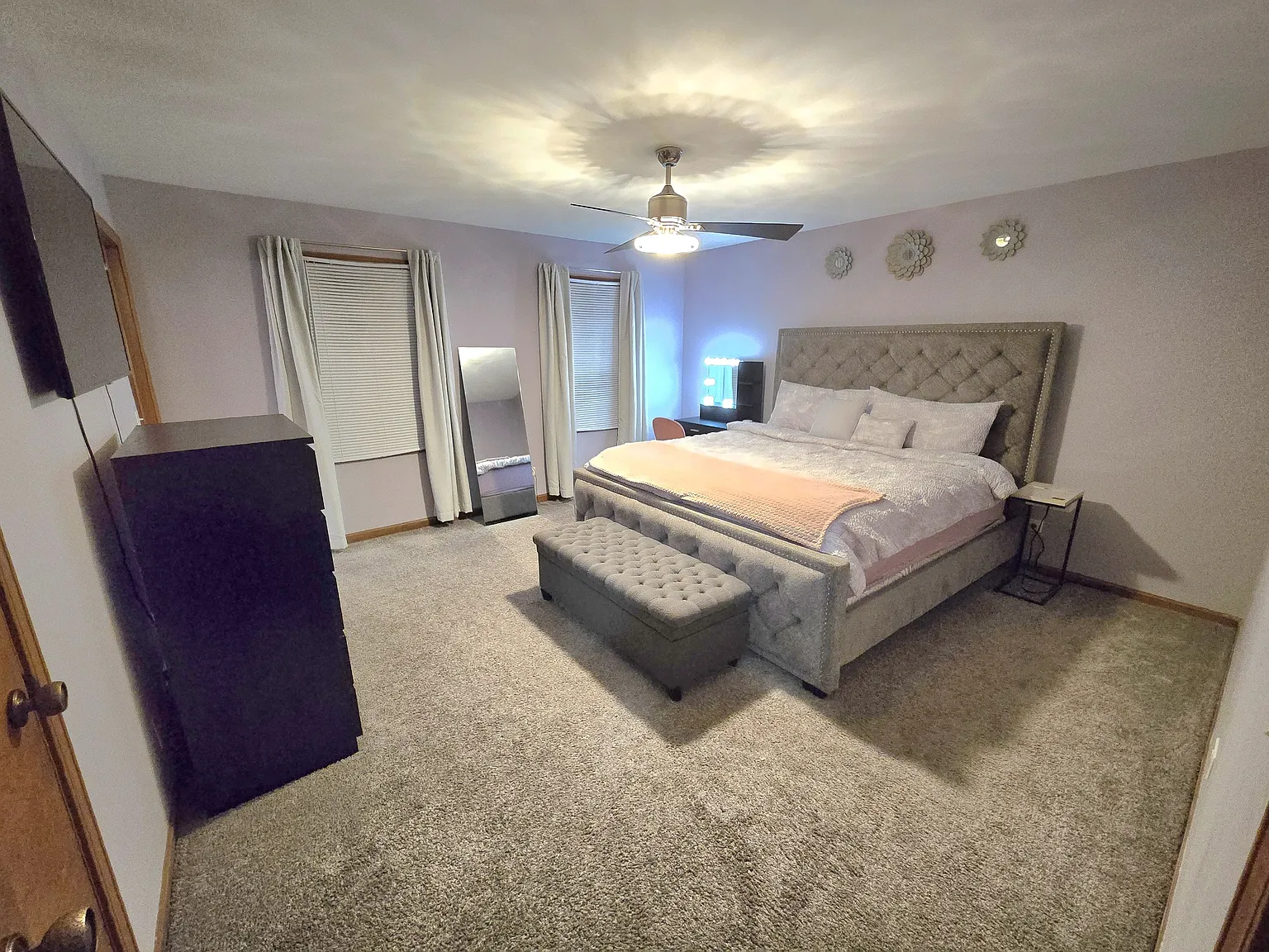 3 bed, $3,500 — Photo 1