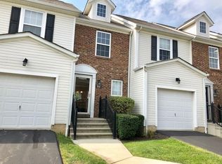 1111 Green Knoll Dr, Westerville, OH 43081
