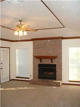 3rd image of 1901 Woodbridge Dr