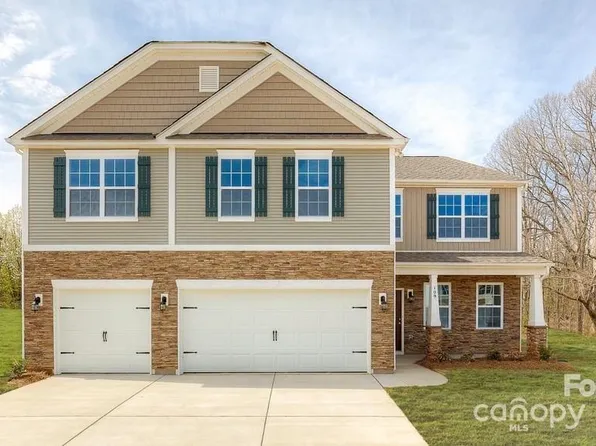8036 Kennesaw Dr, Gastonia, NC 28056