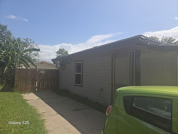 2nd image of 3602 Avondale St