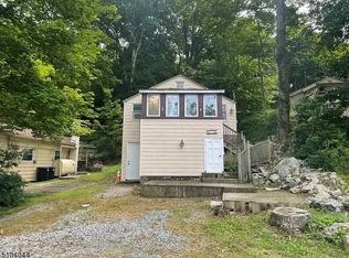 356 Maxim Dr, Hopatcong, NJ 07843