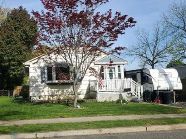 27 Tucker Dr, Neptune City, NJ 07753